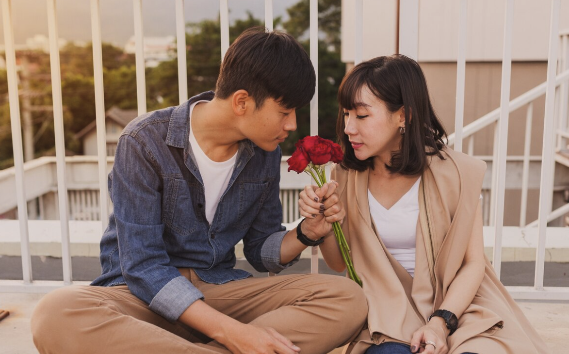 Cara Avoidant Menunjukkan Cinta dalam Hubungan Romantis