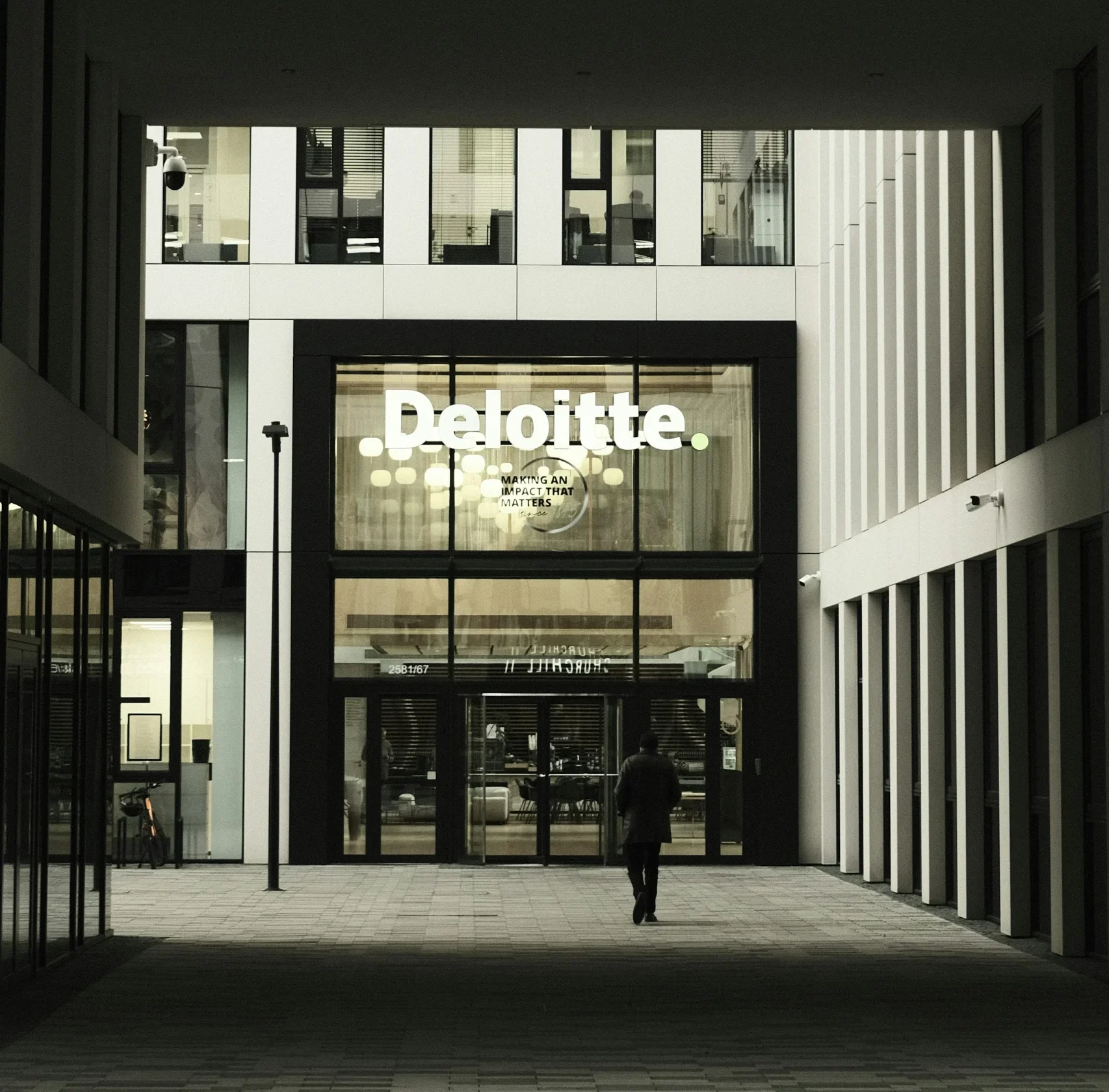 memilih divisi di deloitte