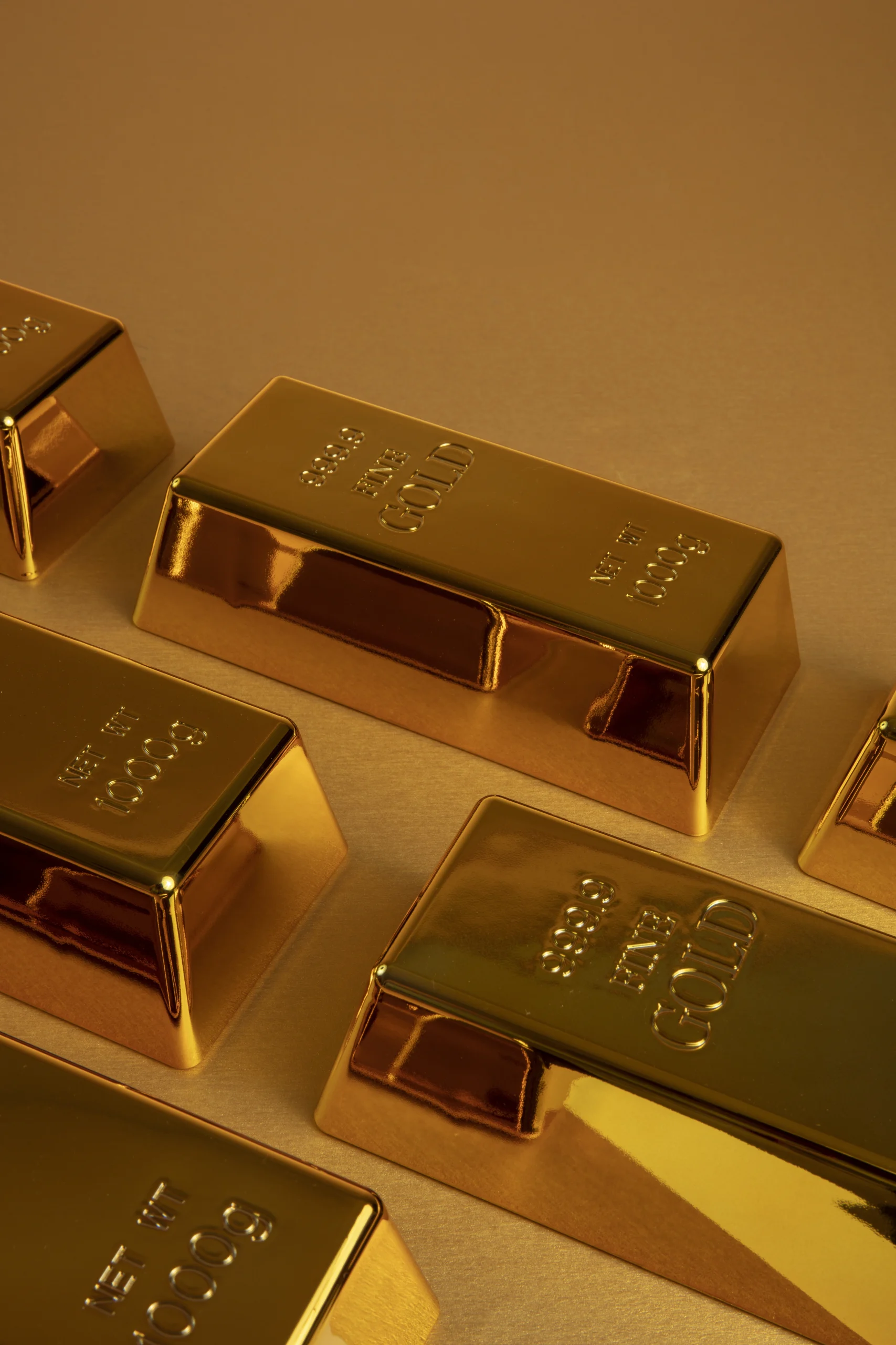 Ilustrasi emas naik dan pergerakan harga emas global