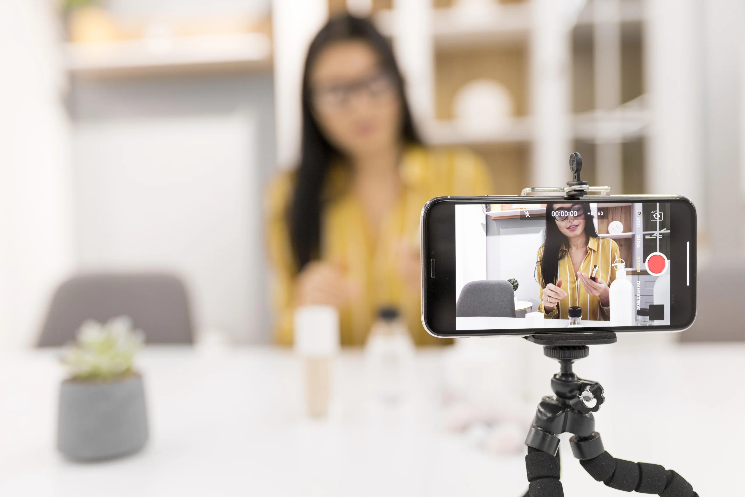 Ilustrasi relatable content TikTok yang dekat dengan kehidupan sehari-hari